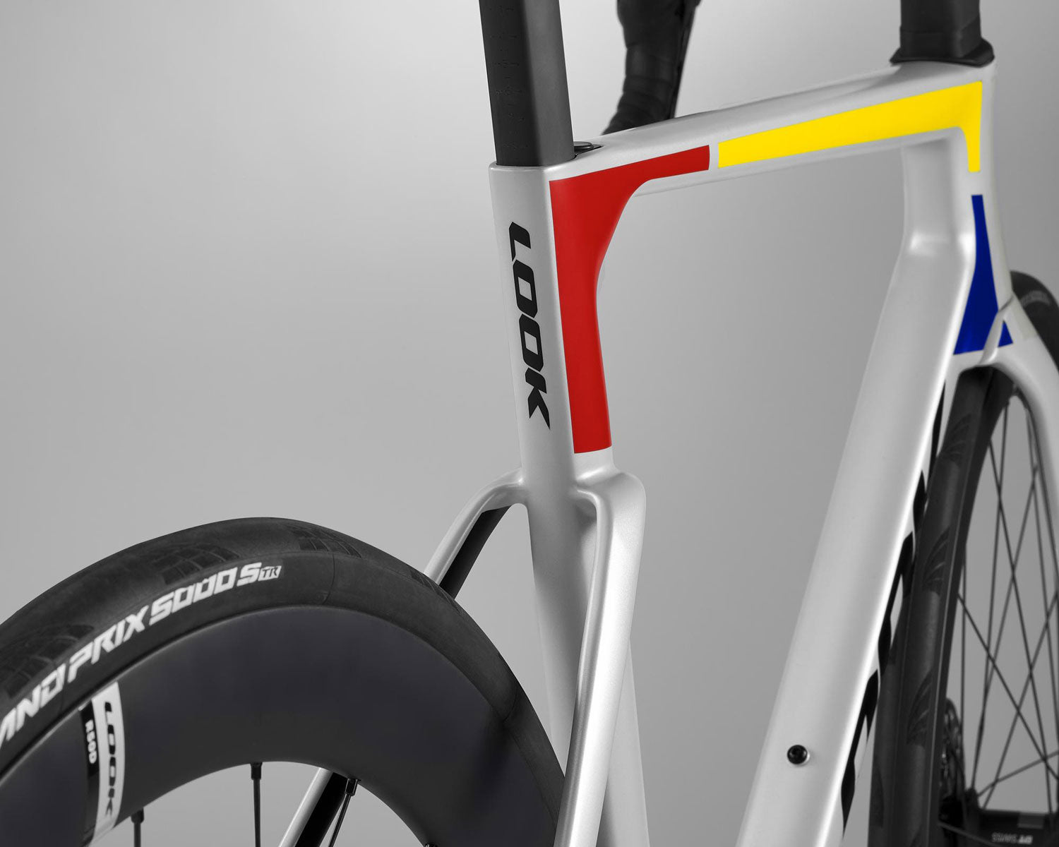 795 Blade2 RS - Iconic Platinum White