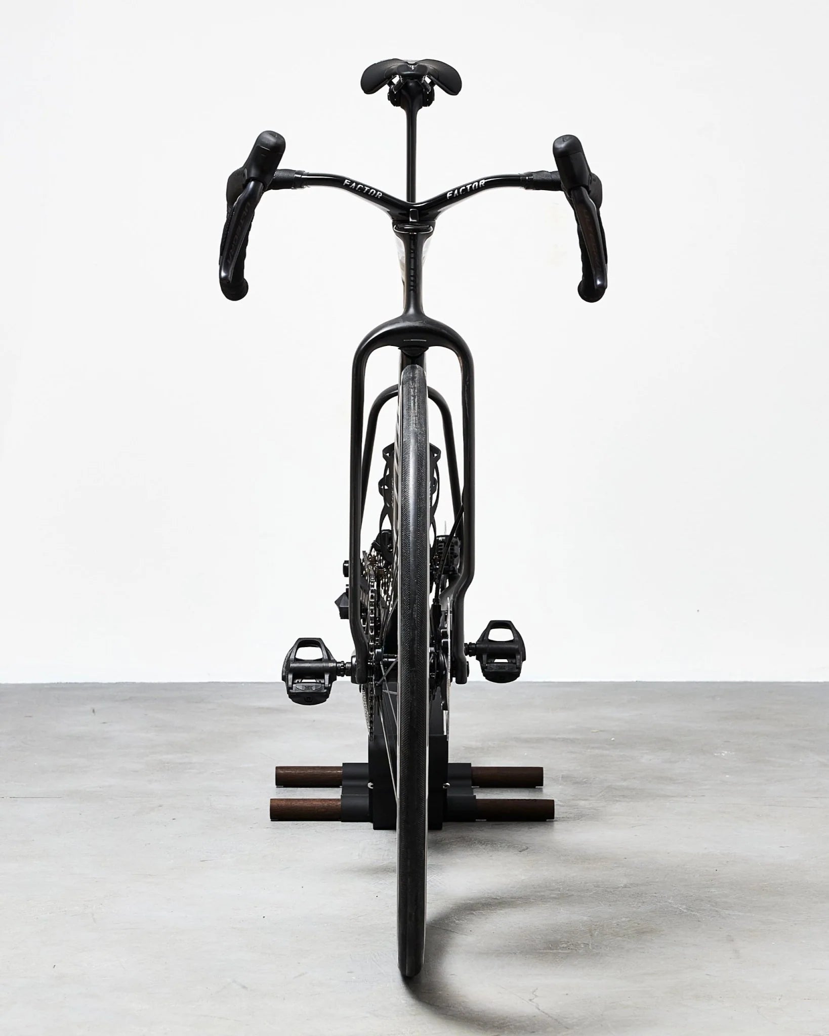Minimal Floor Stand