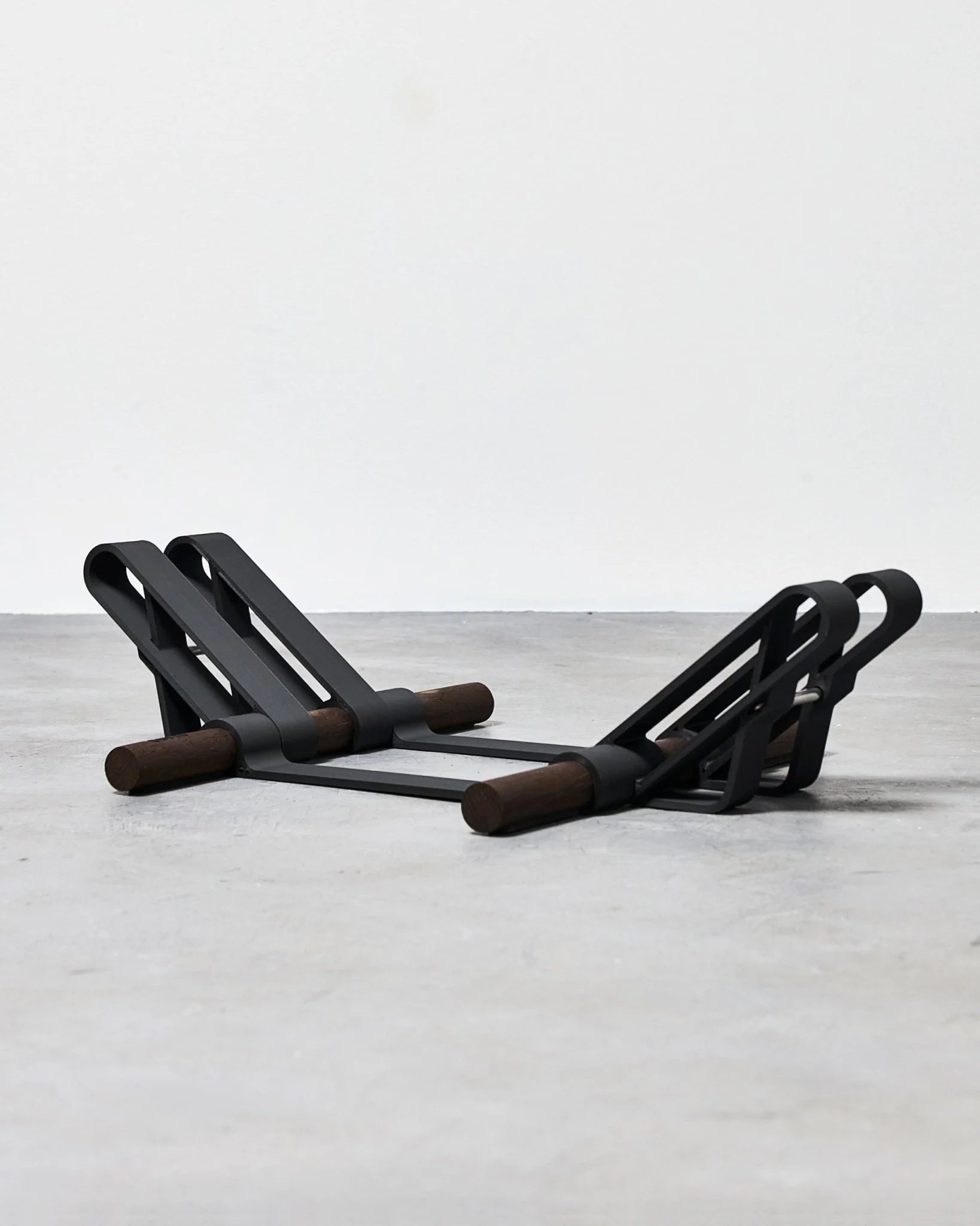Minimal Floor Stand