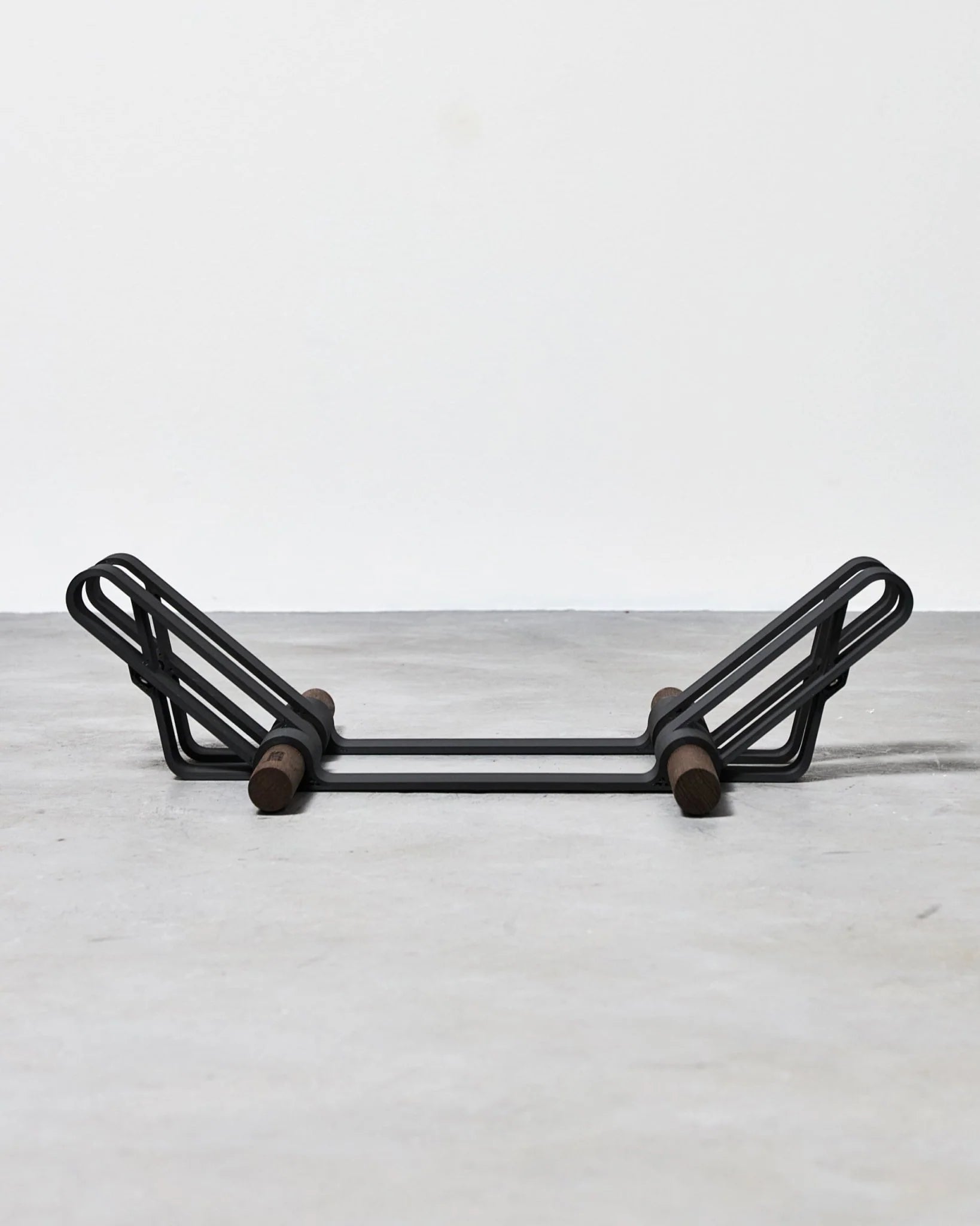 Minimal Floor Stand
